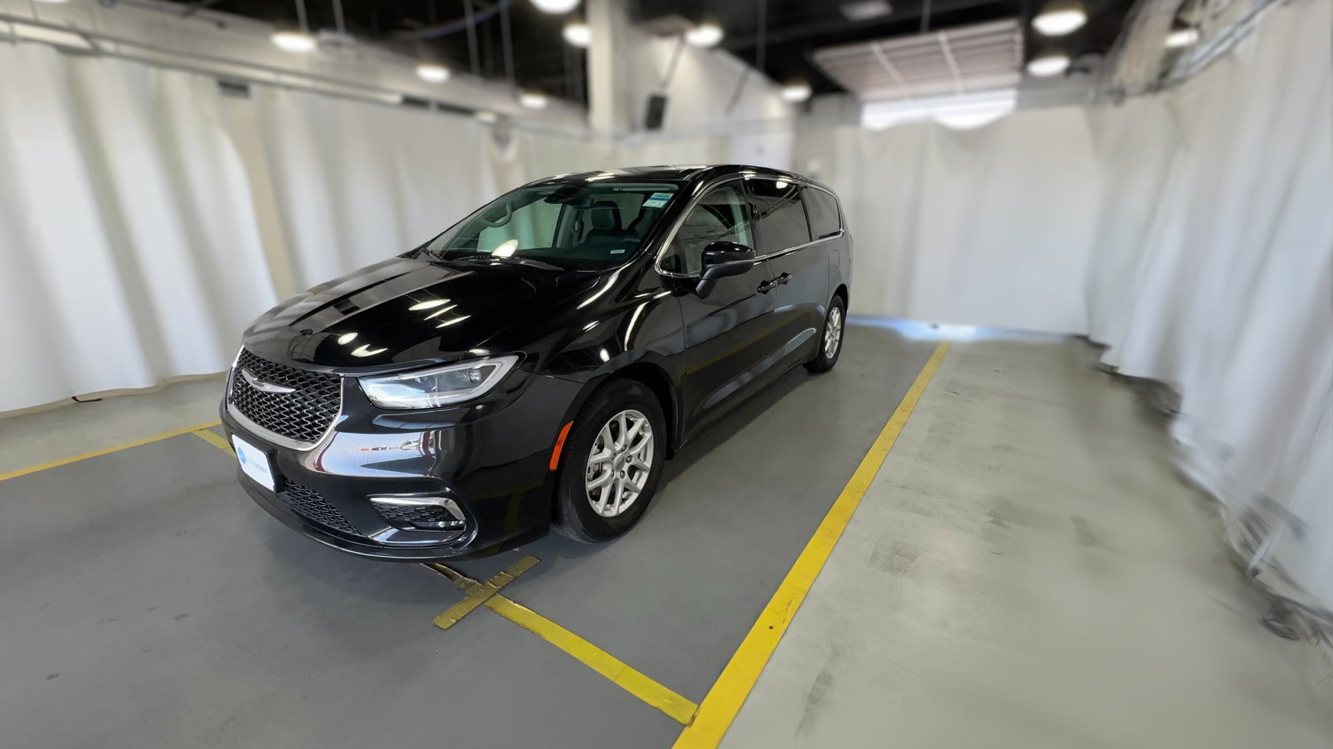 2023 Chrysler Pacifica vehicle photo