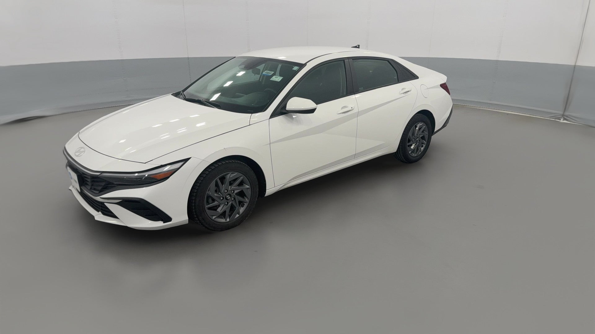 2024 Hyundai Elantra vehicle photo