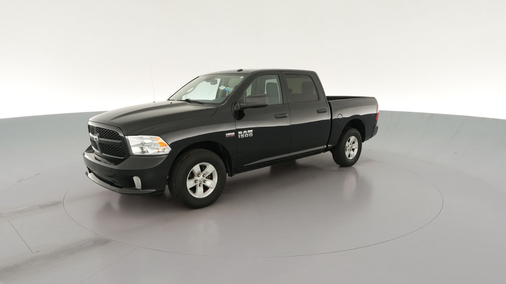 2016 Ram 1500 Crew Cab vehicle photo