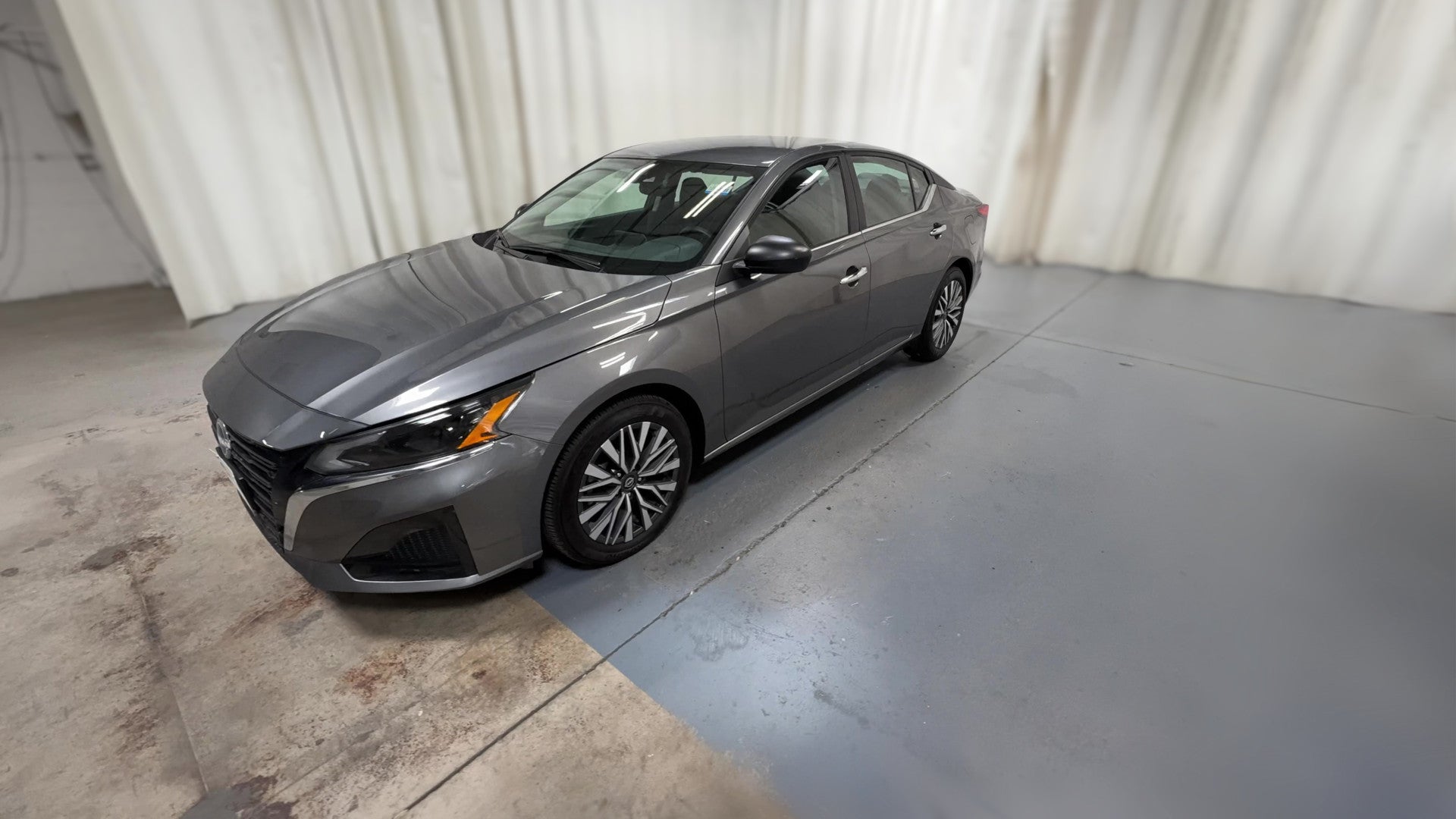 2025 Nissan Altima vehicle photo