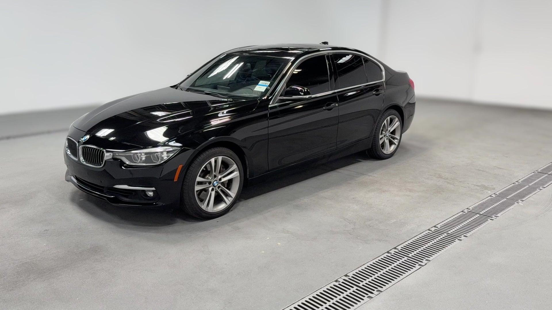 2018 BMW 3 Series vehicle photo