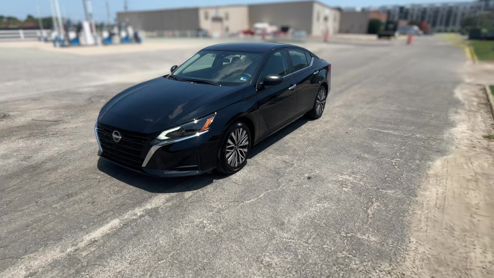 2025 Nissan Altima vehicle photo