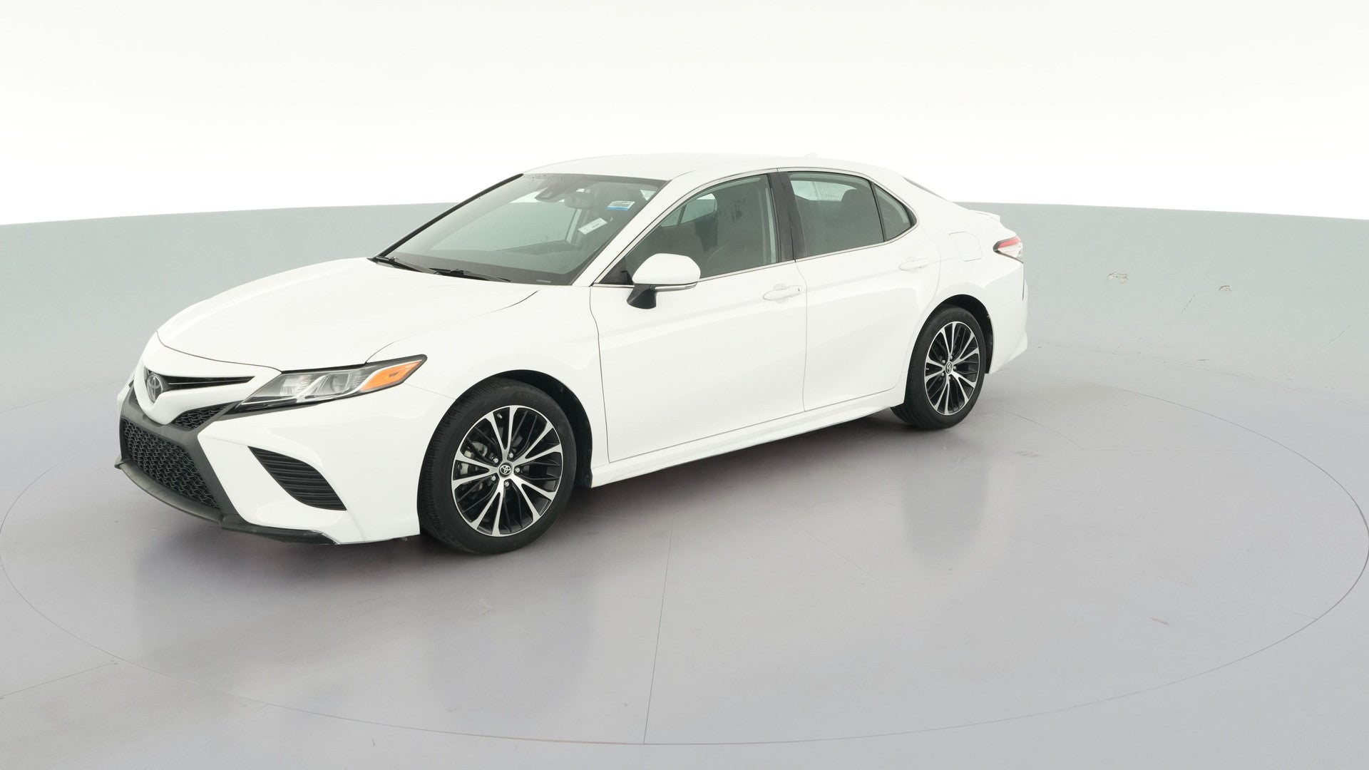 2019 Toyota Camry vehicle photo