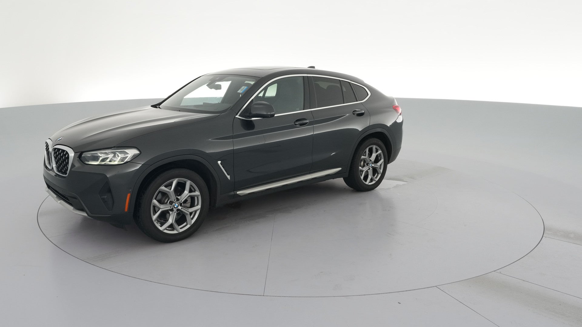 2024 BMW X4 vehicle photo