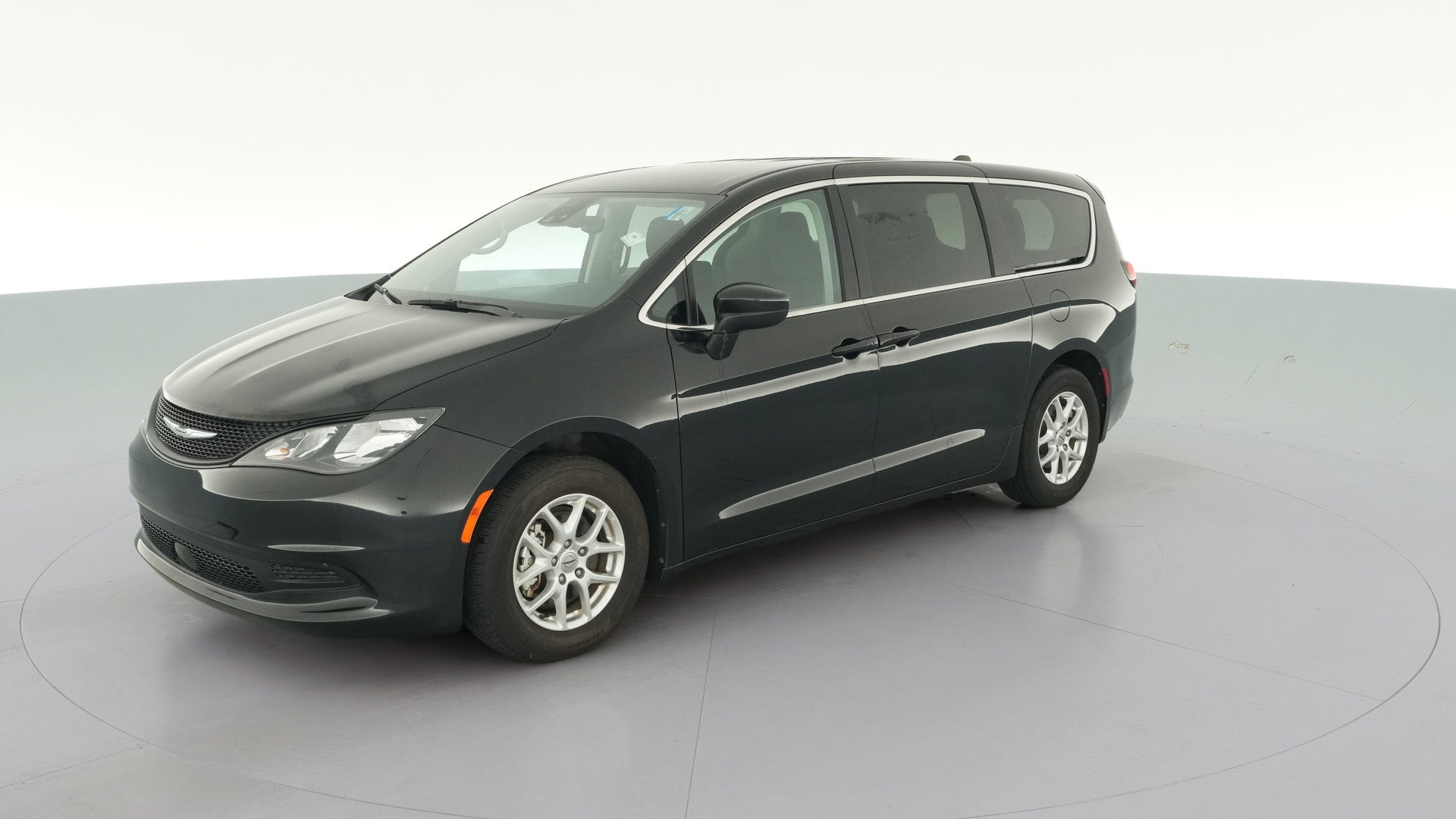 2023 Chrysler Voyager vehicle photo