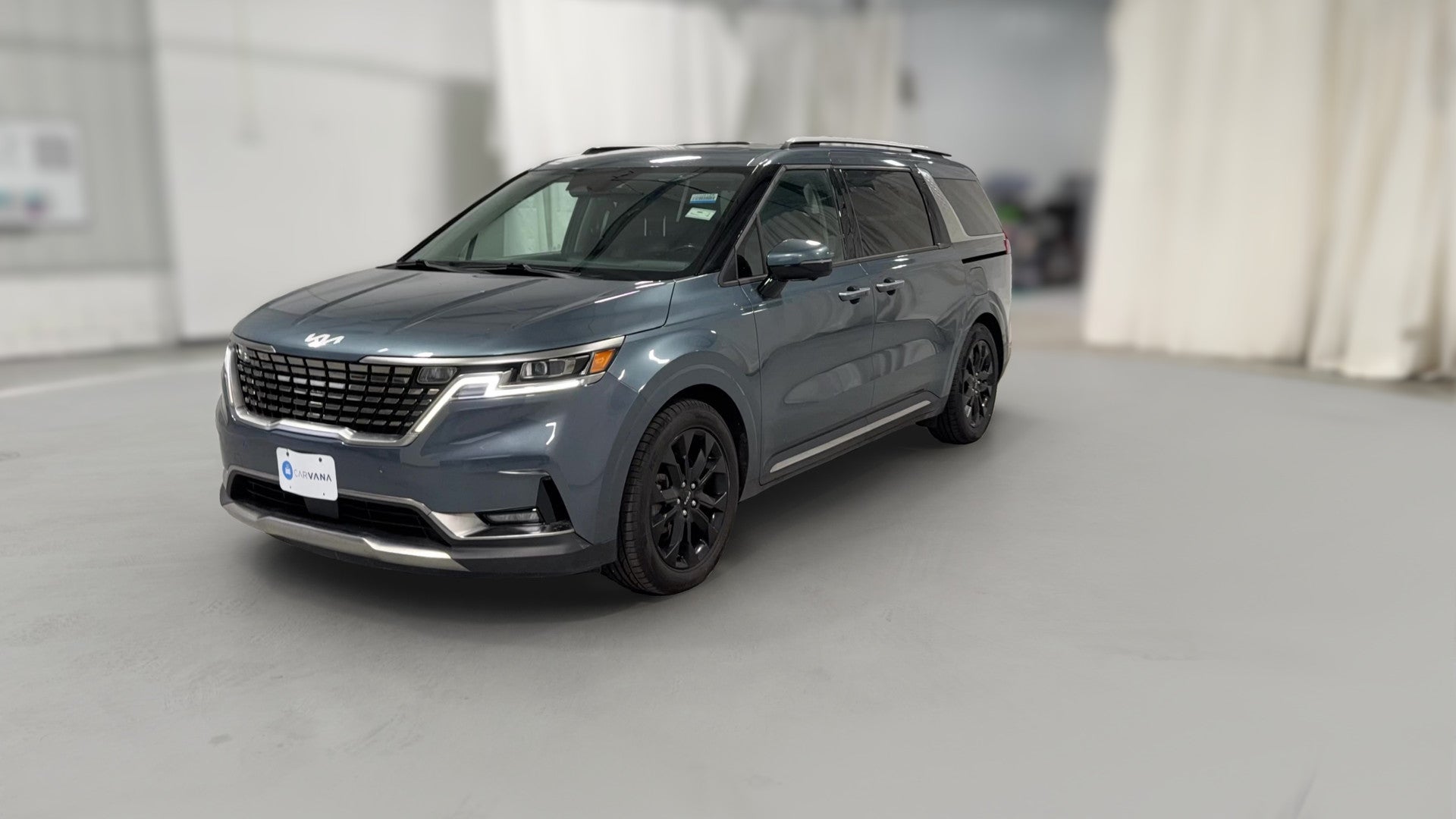 2023 Kia Carnival vehicle photo