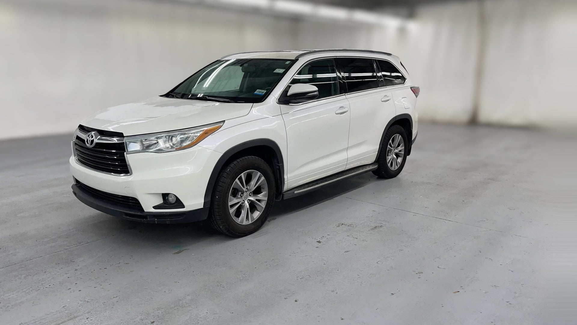 2015 Toyota Highlander vehicle photo