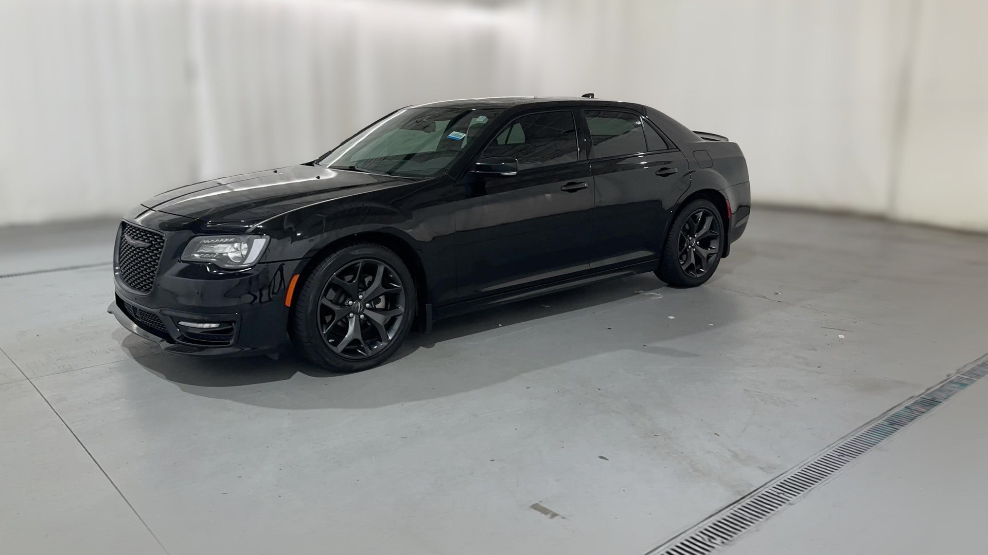 2023 Chrysler 300 vehicle photo