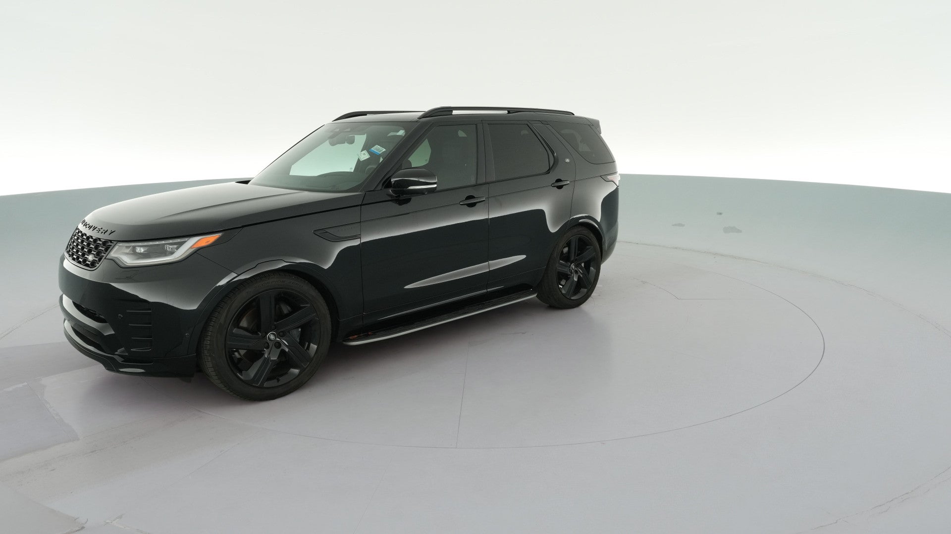 2024 Land Rover Discovery vehicle photo