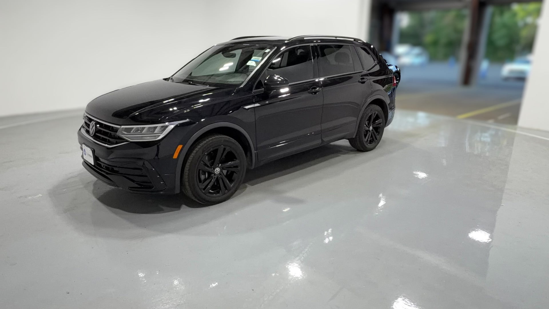 2024 Volkswagen Tiguan vehicle photo