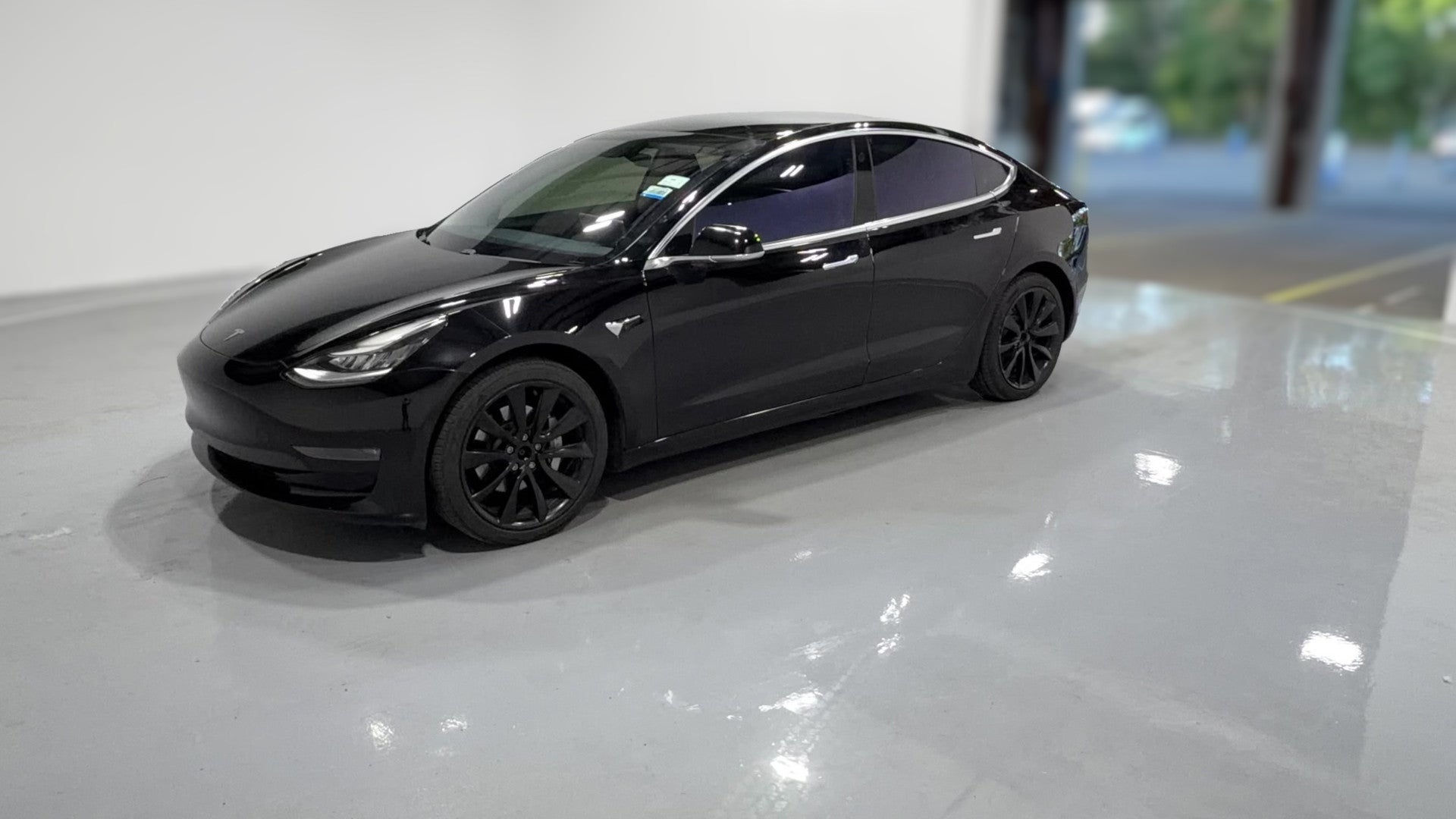 2018 Tesla Model 3 vehicle photo