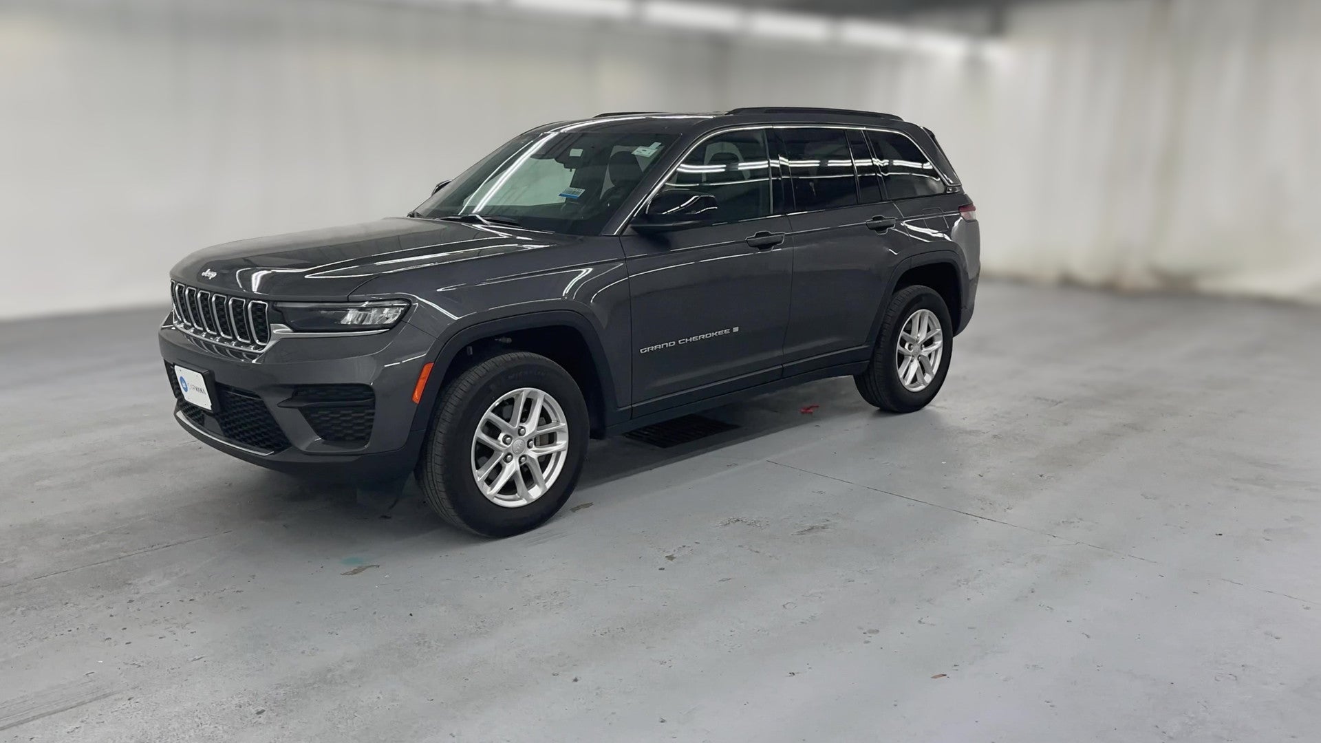2025 Jeep Grand Cherokee vehicle photo