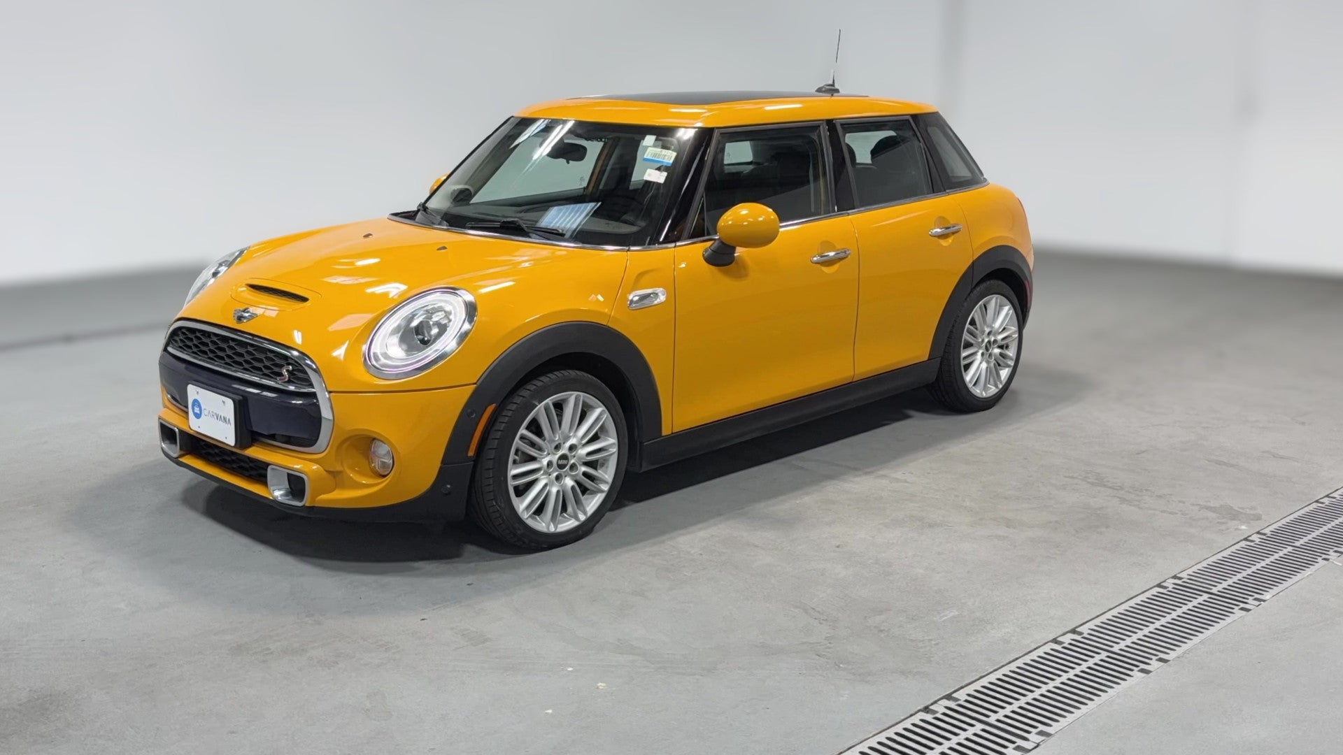 2016 MINI Hardtop 4 Door vehicle photo