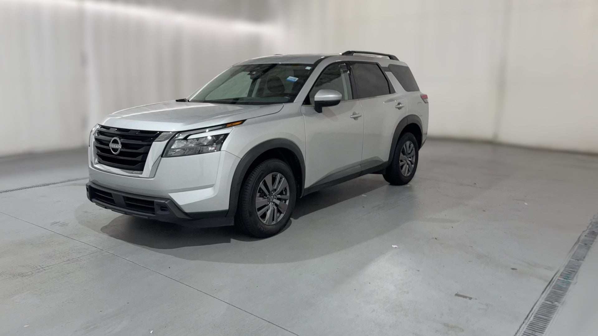 2025 Nissan Pathfinder vehicle photo