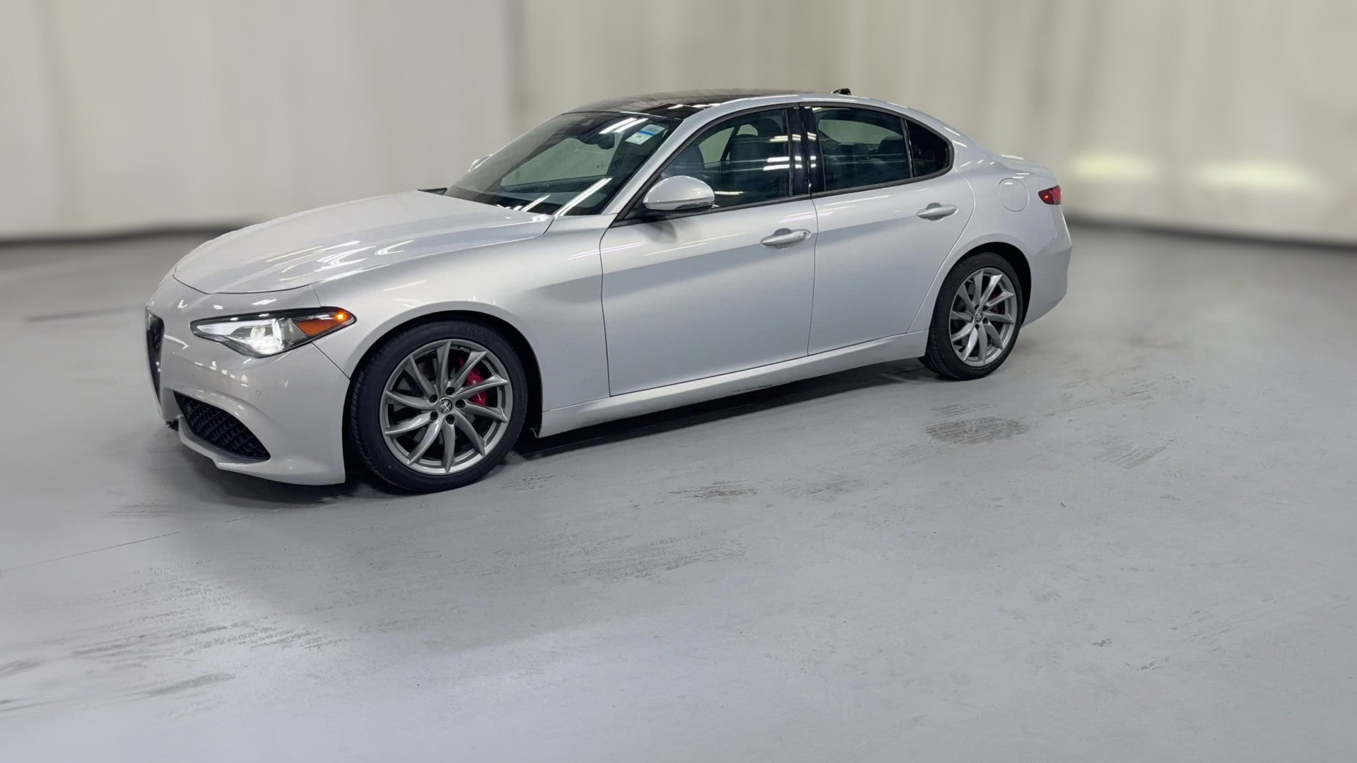 2022 Alfa Romeo Giulia vehicle photo