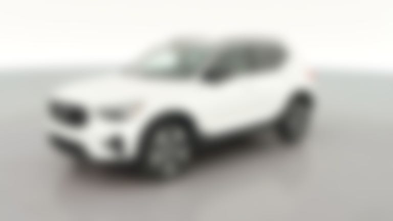 2026 Volvo XC40 vehicle photo
