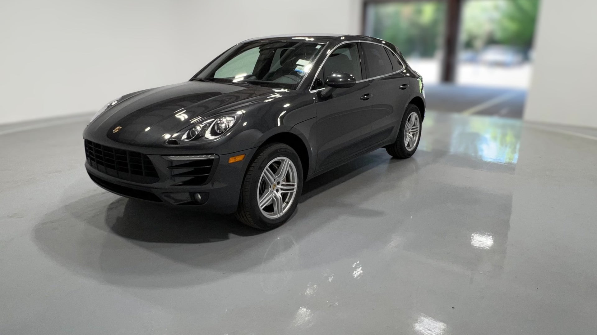 2018 Porsche Macan vehicle photo