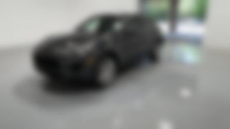 2018 Porsche Macan vehicle photo