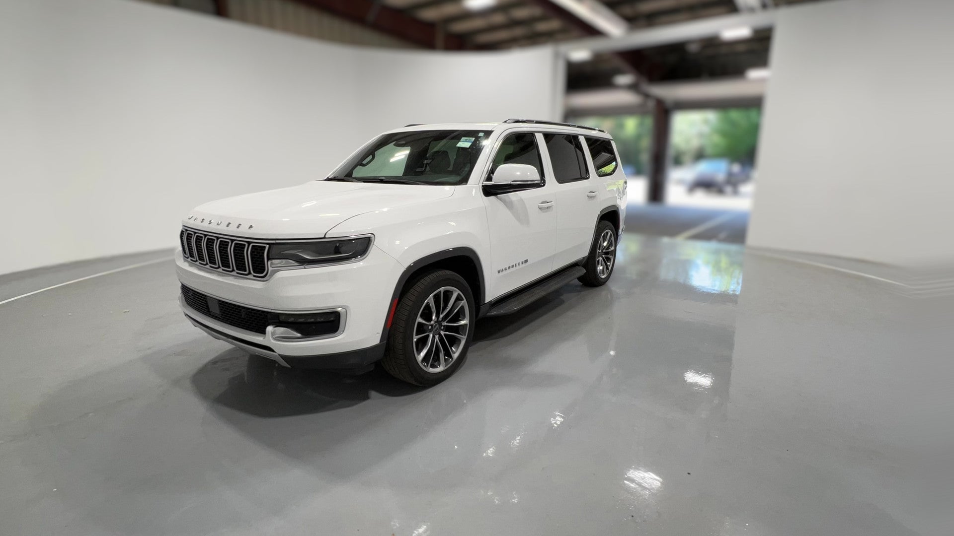 2022 Jeep Wagoneer vehicle photo