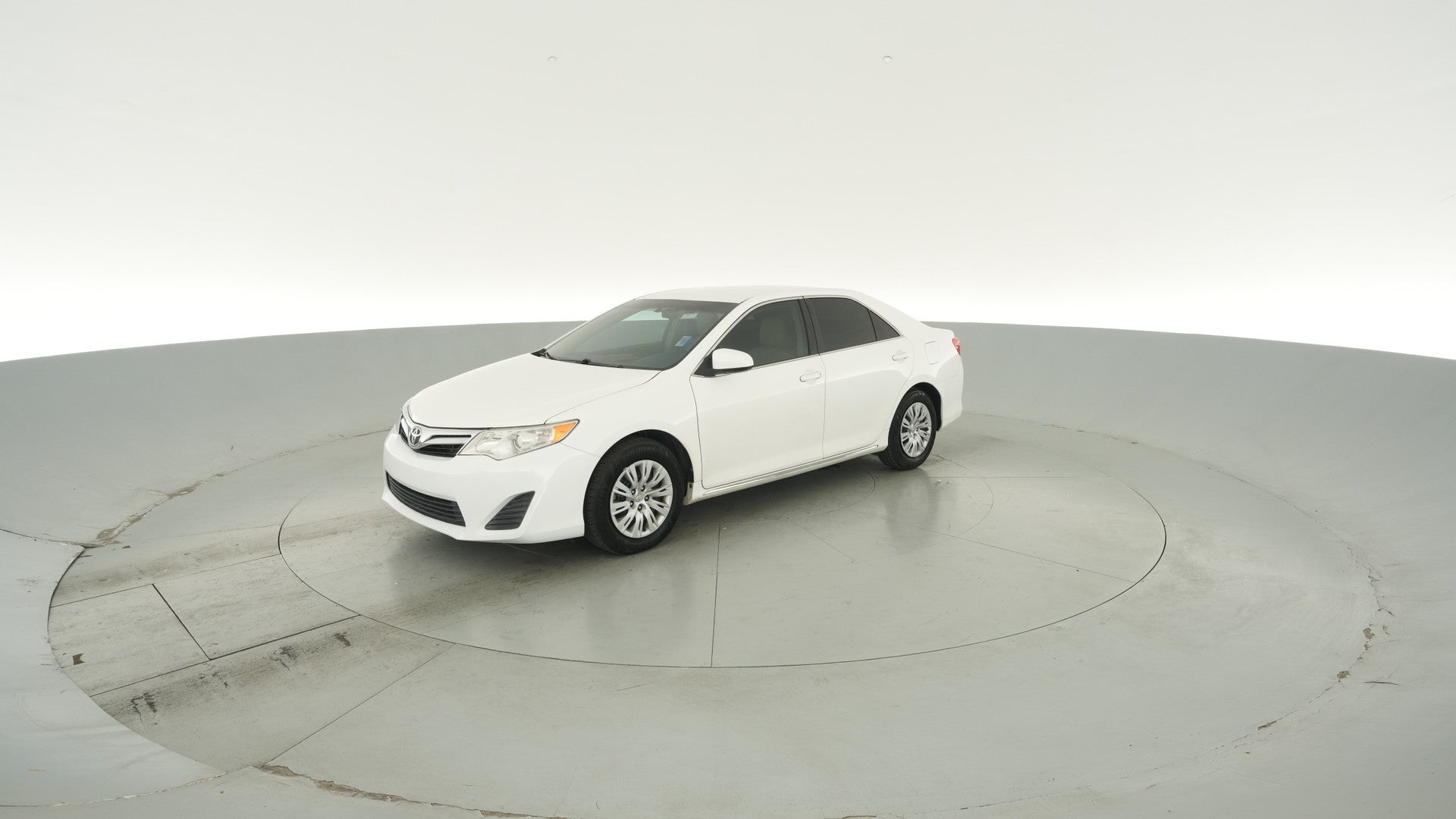2013 Toyota Camry vehicle photo