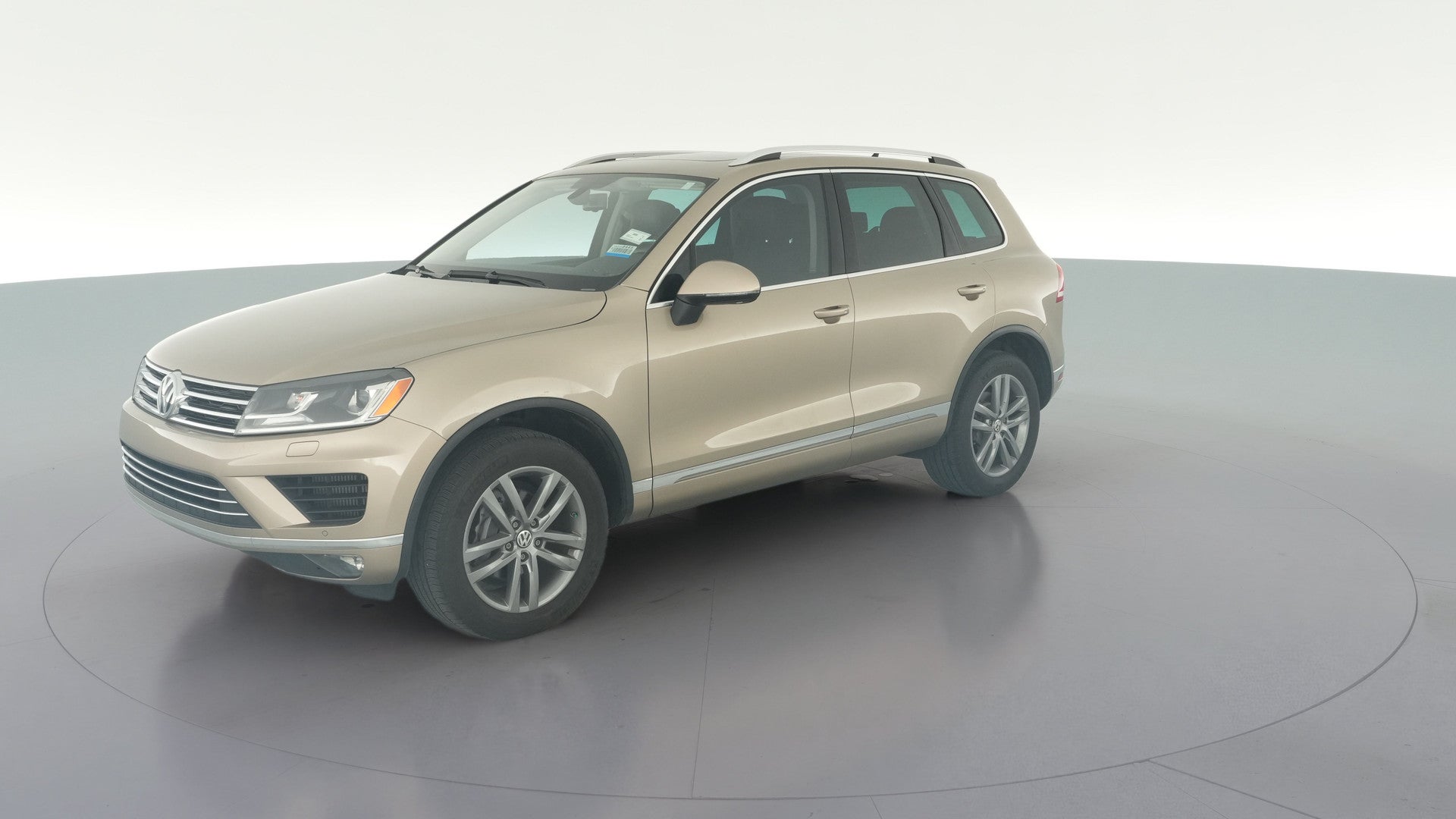 2016 Volkswagen Touareg vehicle photo