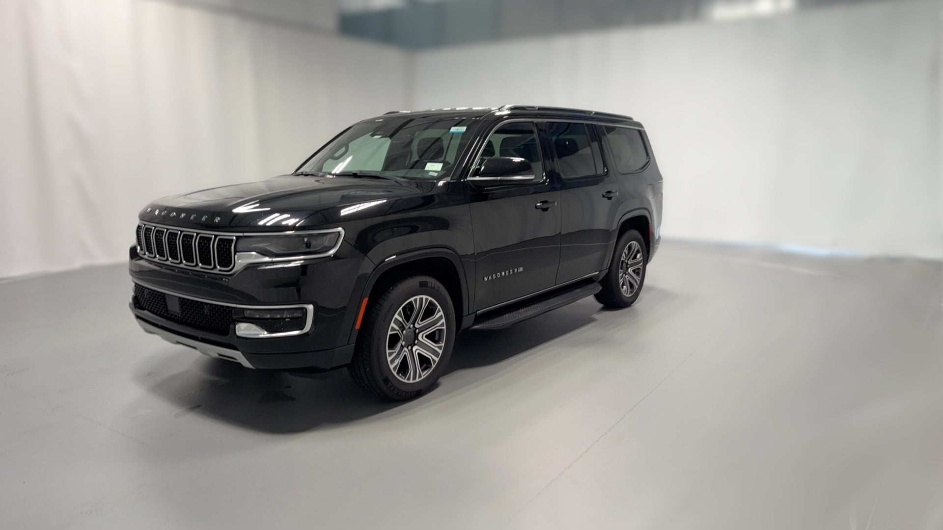 2024 Jeep Wagoneer vehicle photo
