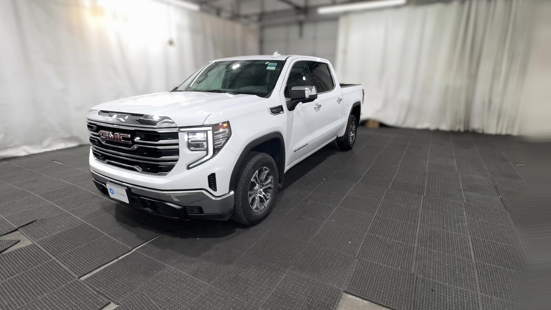 2025 GMC Sierra 1500 Crew Cab vehicle photo