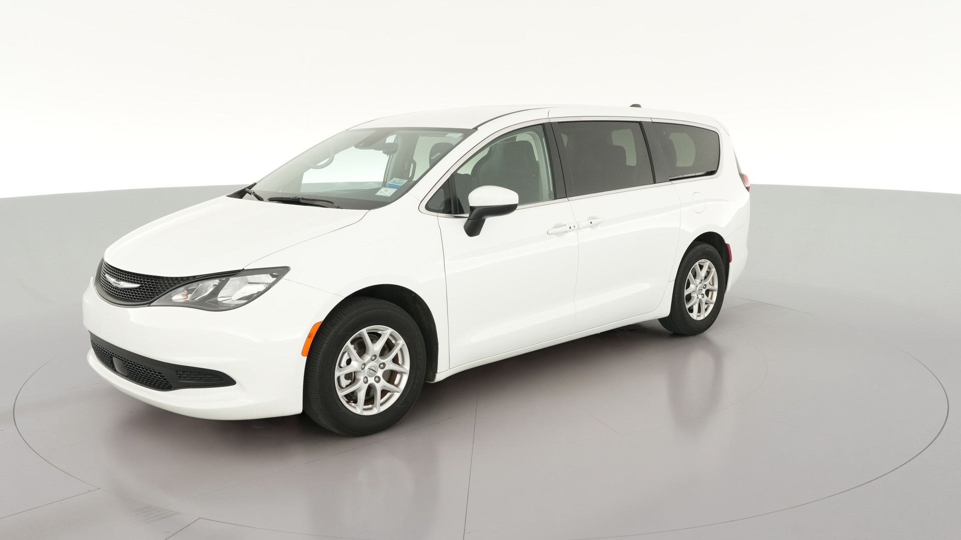2023 Chrysler Voyager vehicle photo