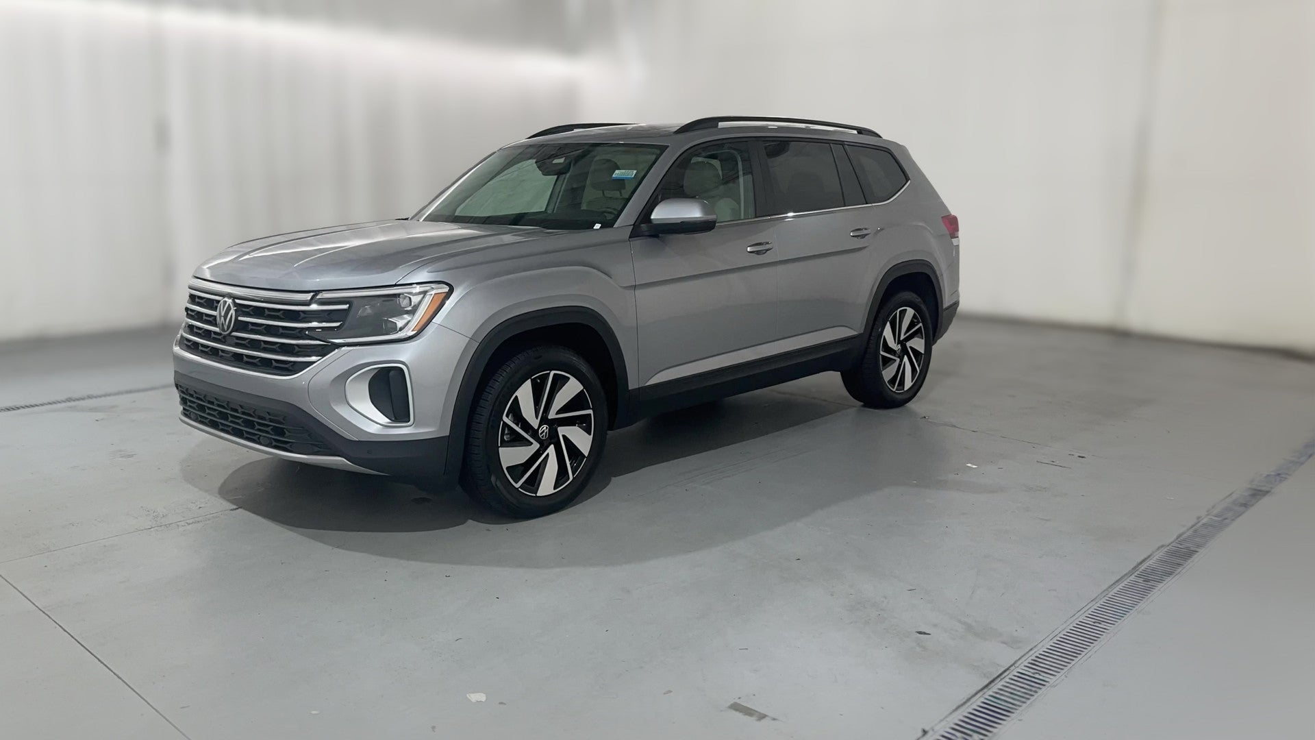 2026 Volkswagen Atlas vehicle photo