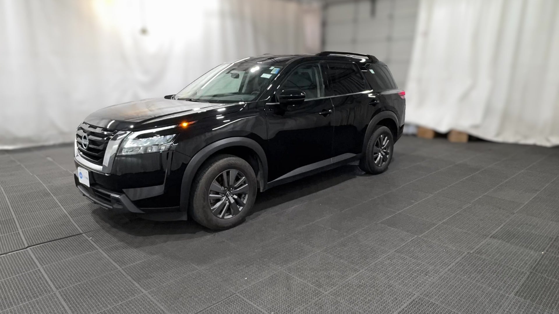 2025 Nissan Pathfinder vehicle photo