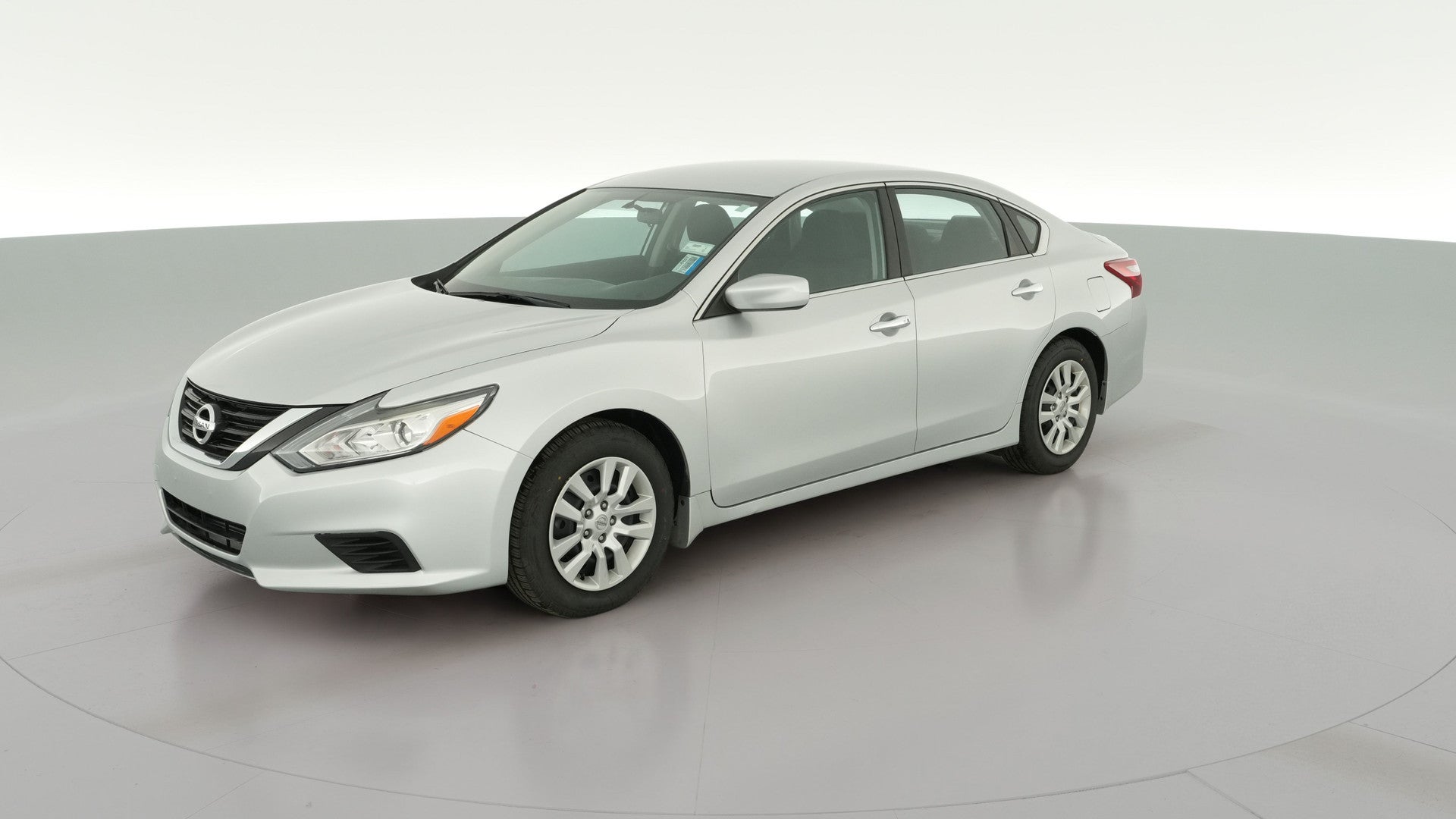 2018 Nissan Altima vehicle photo