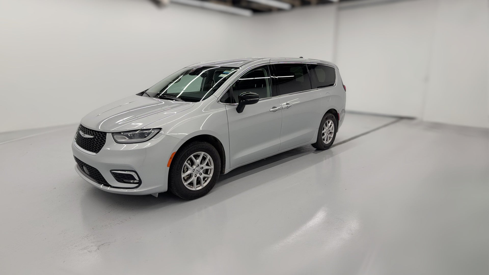 2024 Chrysler Pacifica vehicle photo