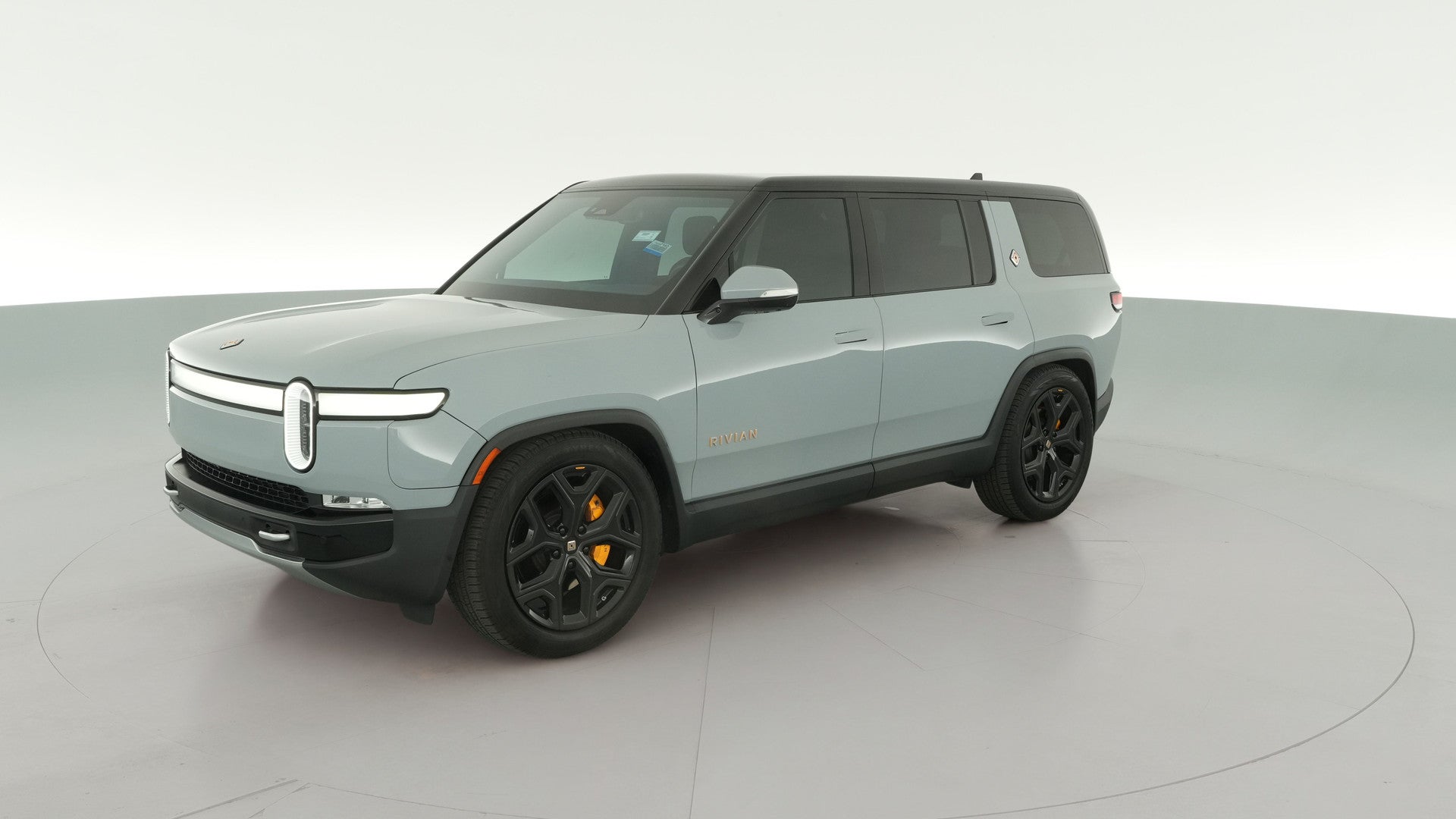 2023 Rivian R1S vehicle photo