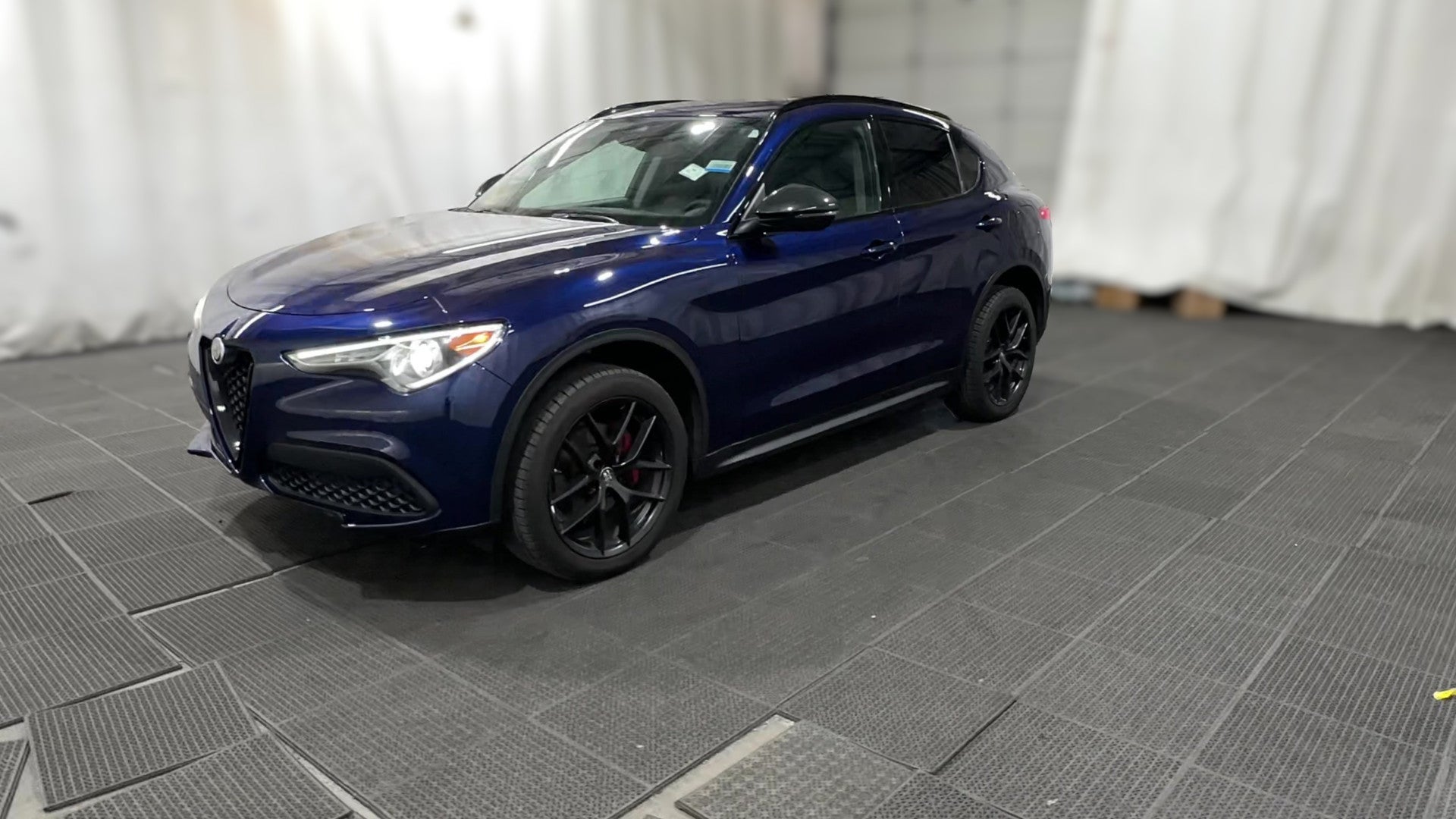 2020 Alfa Romeo Stelvio vehicle photo