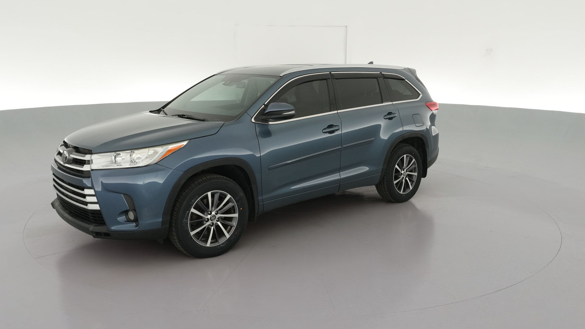 2017 Toyota Highlander vehicle photo