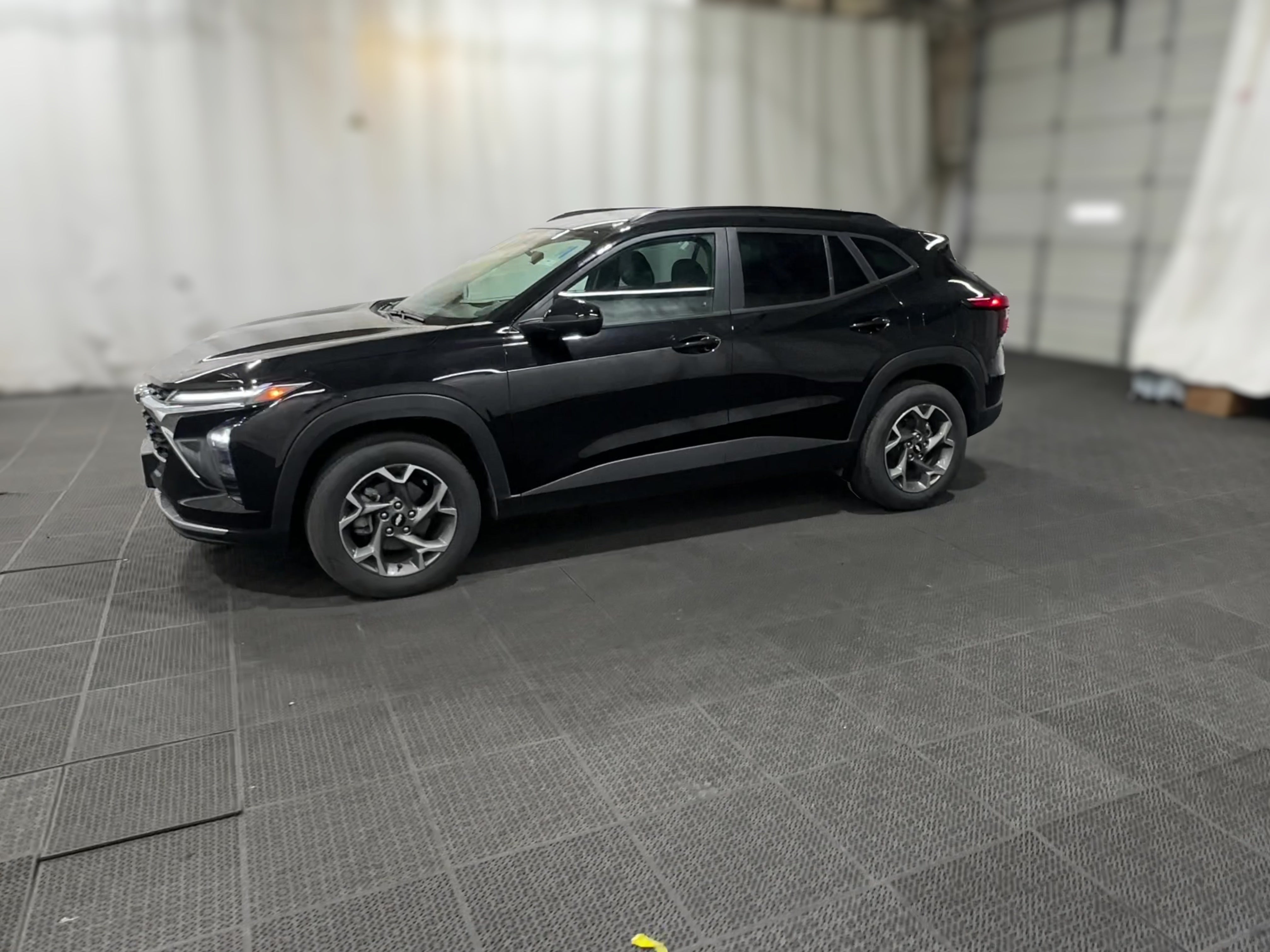 2025 Chevrolet Trax LT - Photo 25