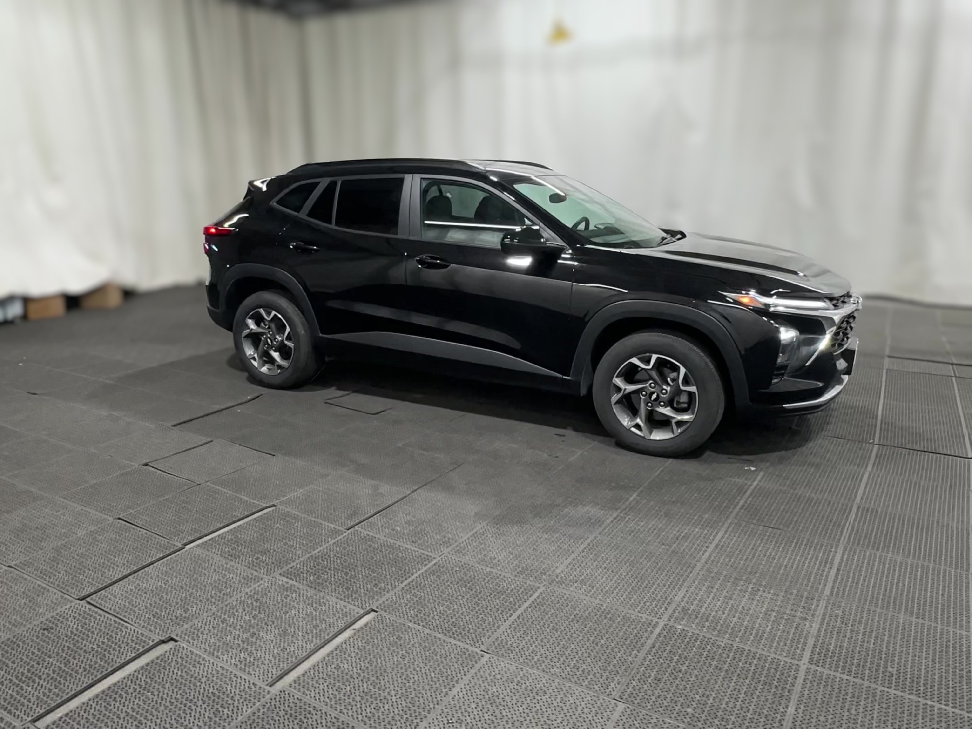 2025 Chevrolet Trax LT - Photo 35