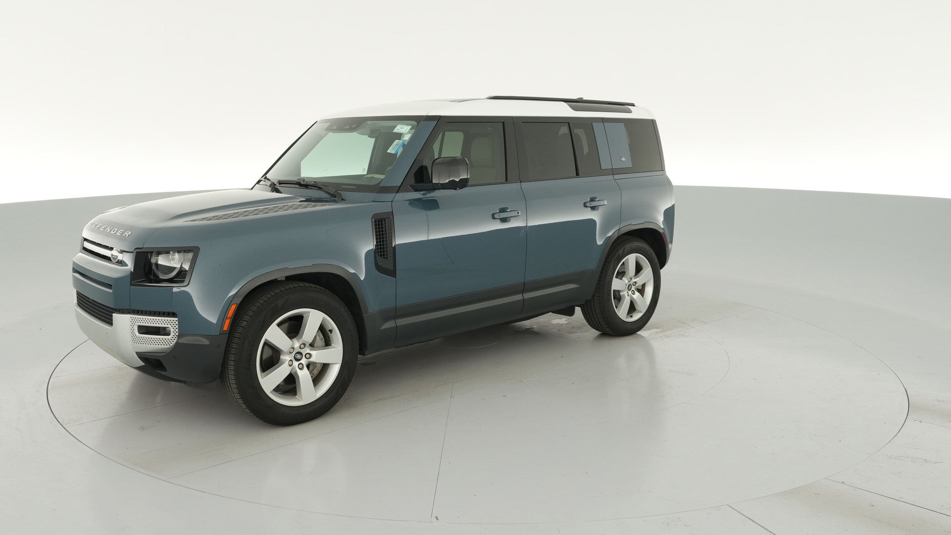 2022 Land Rover Defender 110 vehicle photo