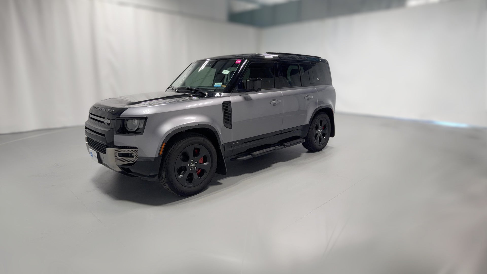 2022 Land Rover Defender 110 vehicle photo