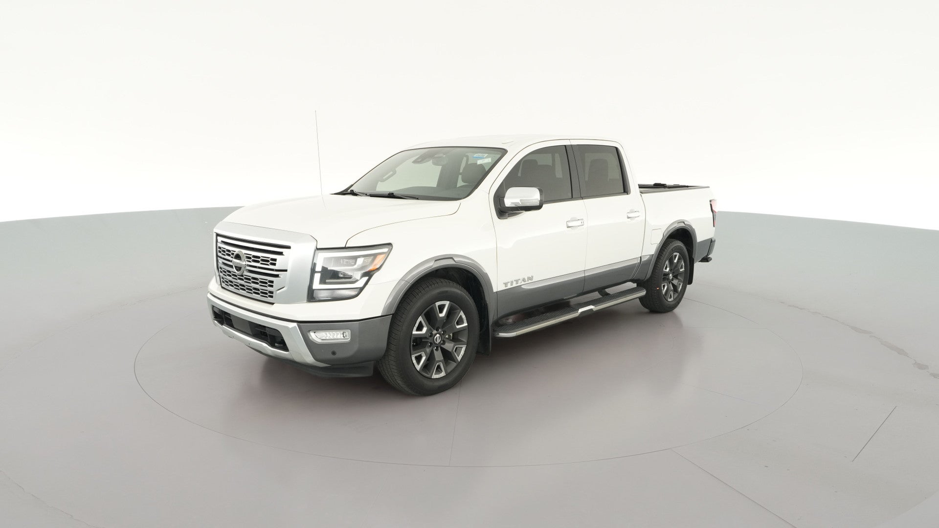 2021 Nissan Titan Crew Cab vehicle photo
