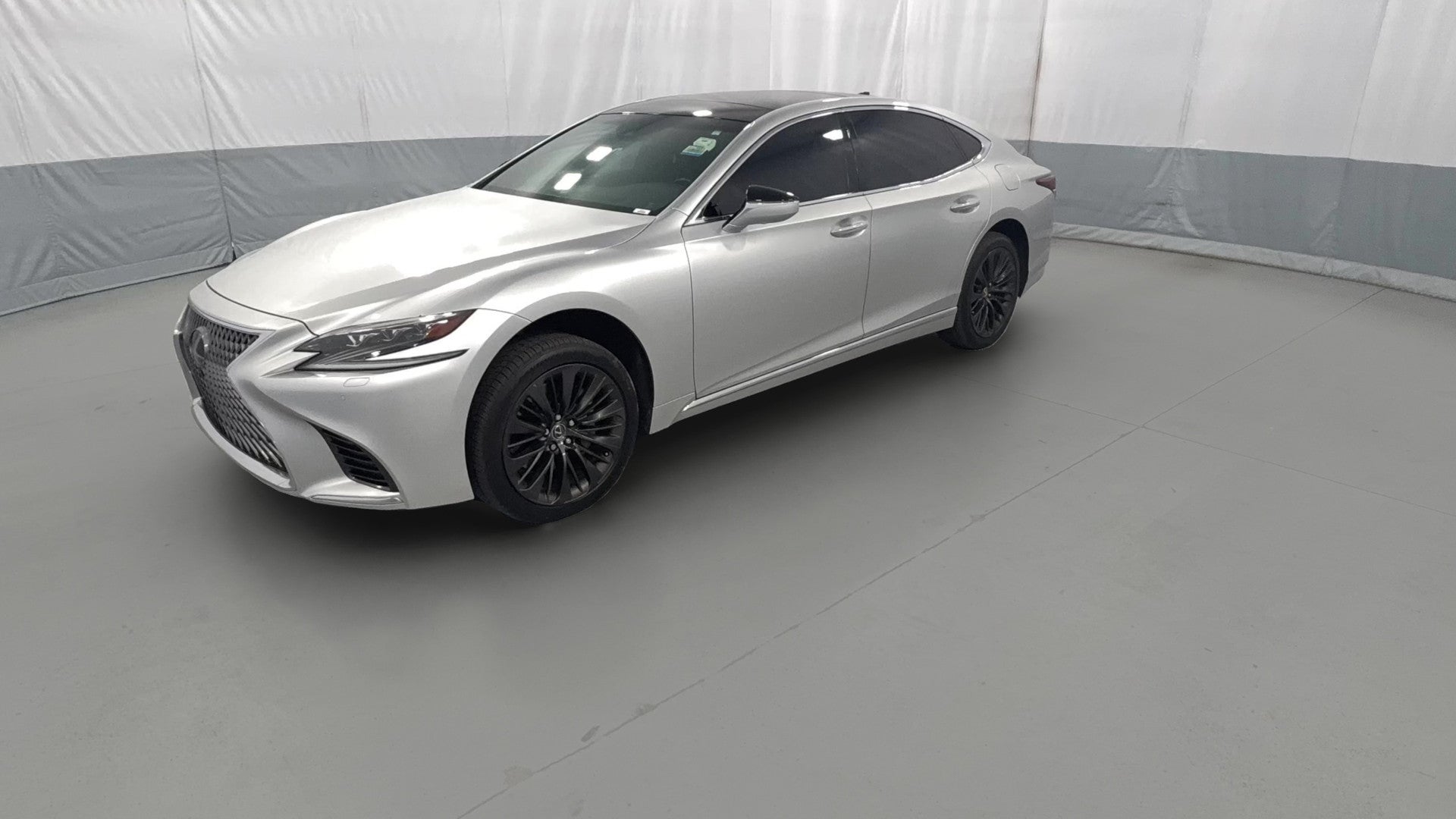 2018 Lexus LS vehicle photo