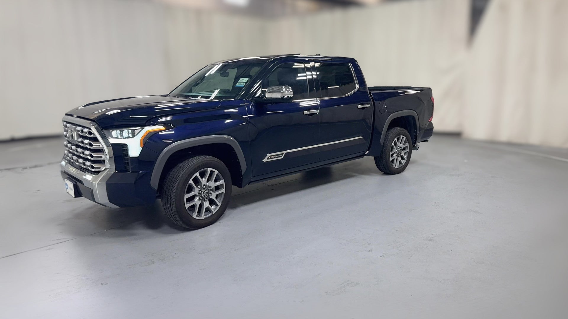 2023 Toyota Tundra CrewMax vehicle photo