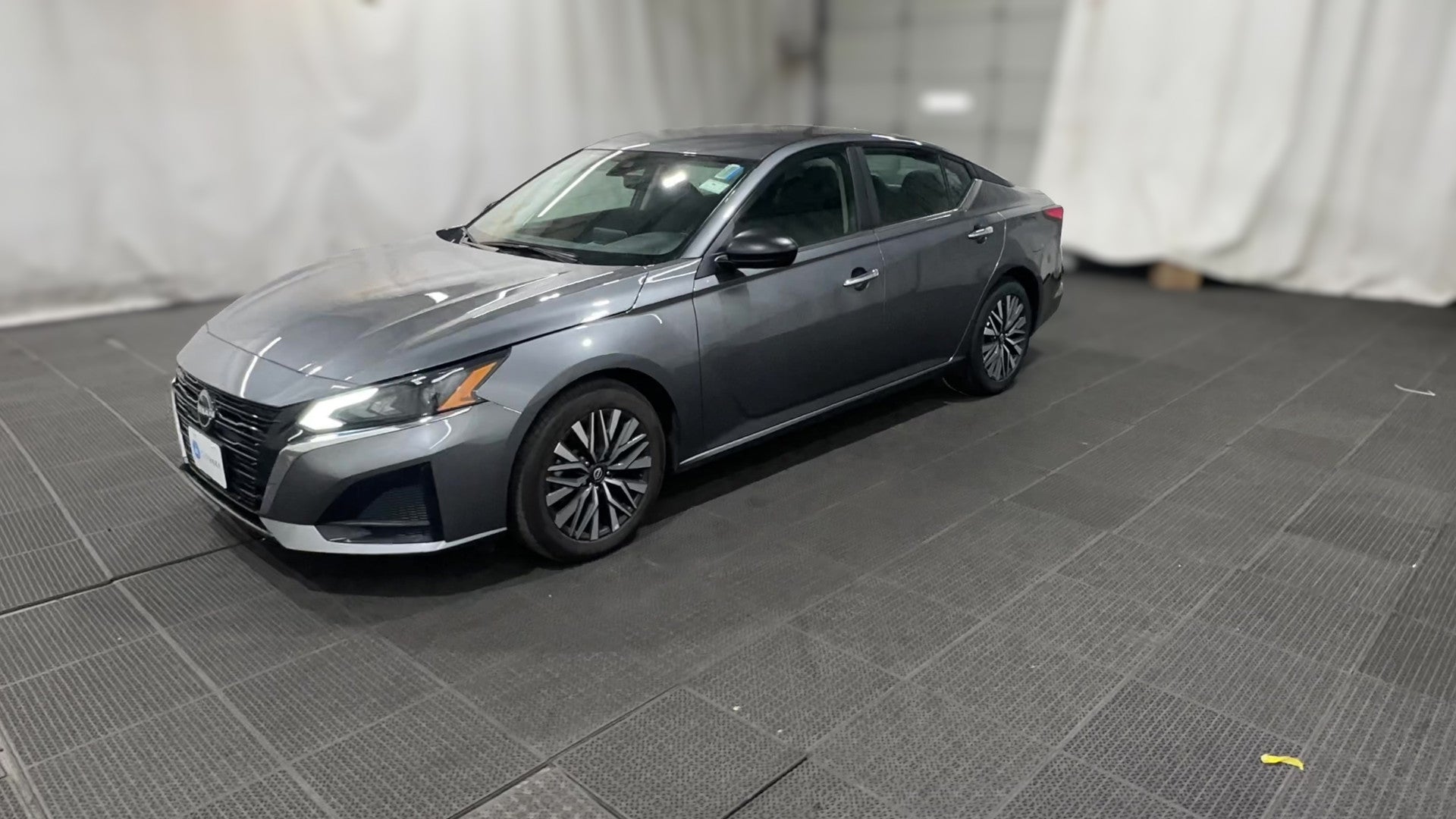 2025 Nissan Altima vehicle photo