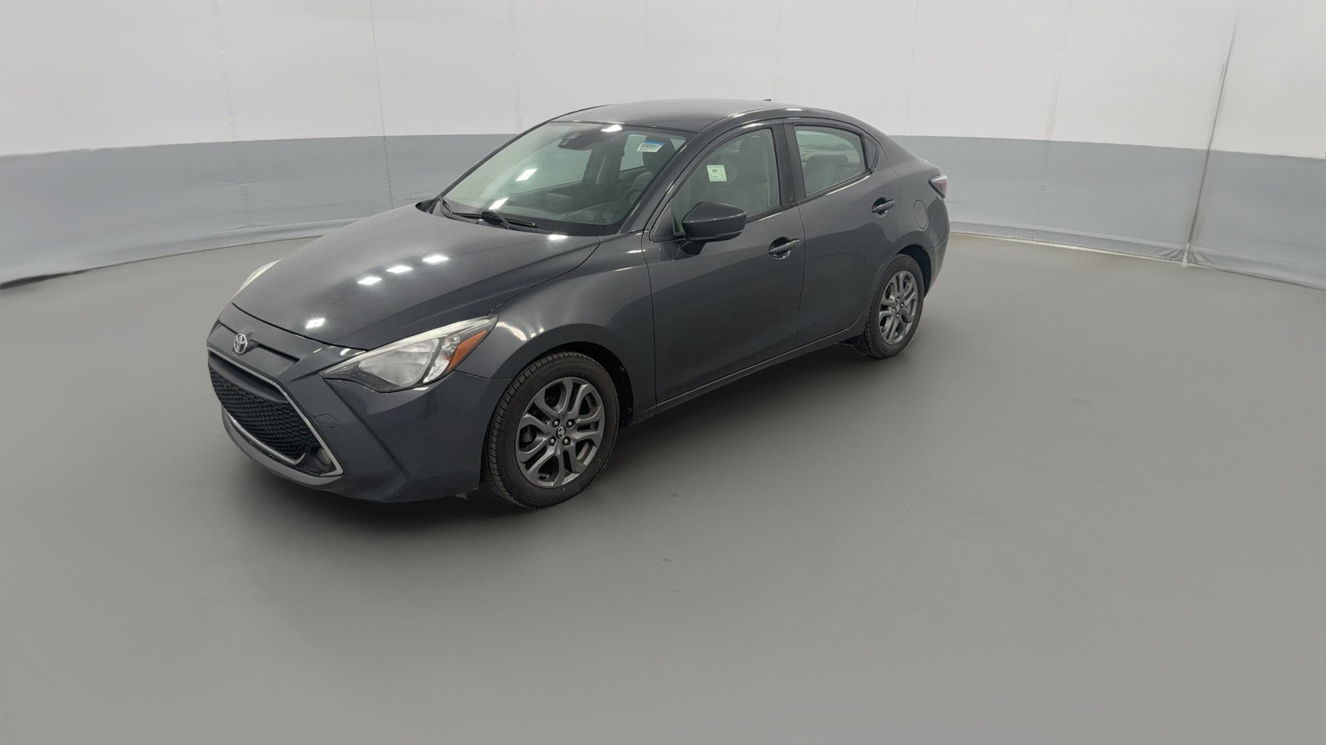2019 Toyota Yaris vehicle photo