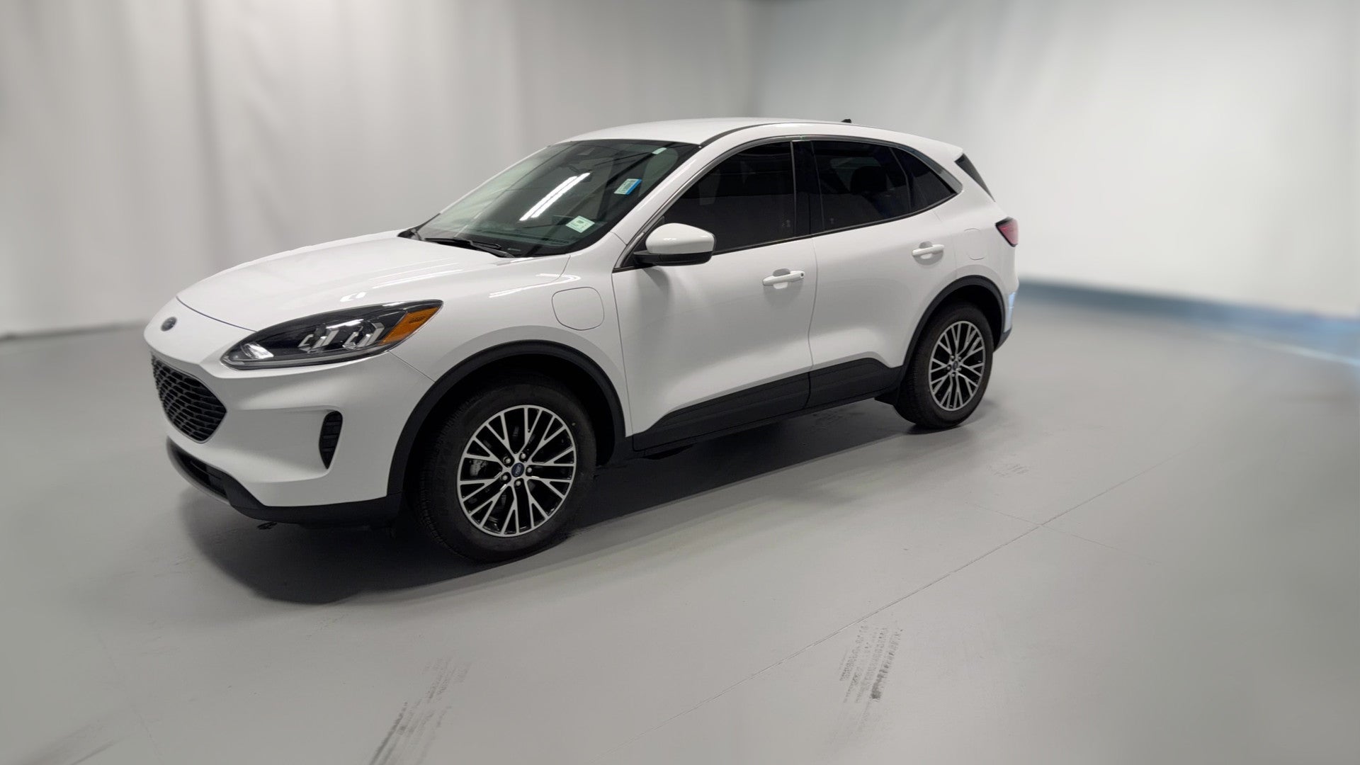 2021 Ford Escape Plug-in Hybrid vehicle photo