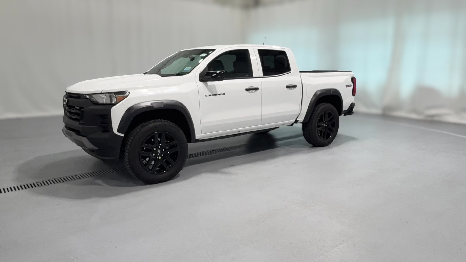 2024 Chevrolet Colorado Crew Cab vehicle photo