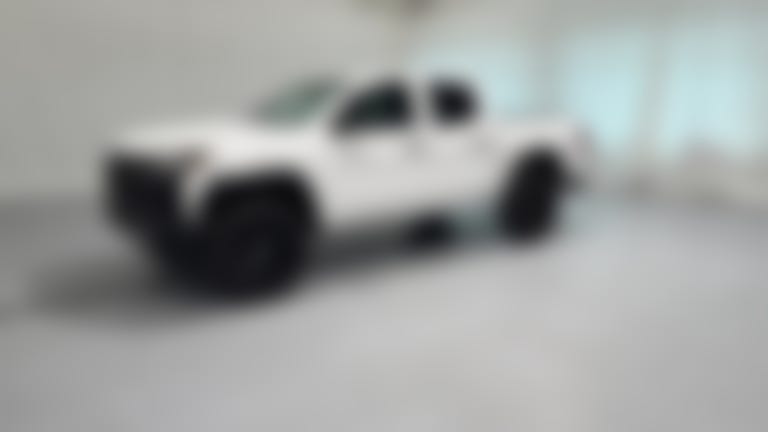 2024 Chevrolet Colorado Crew Cab vehicle photo