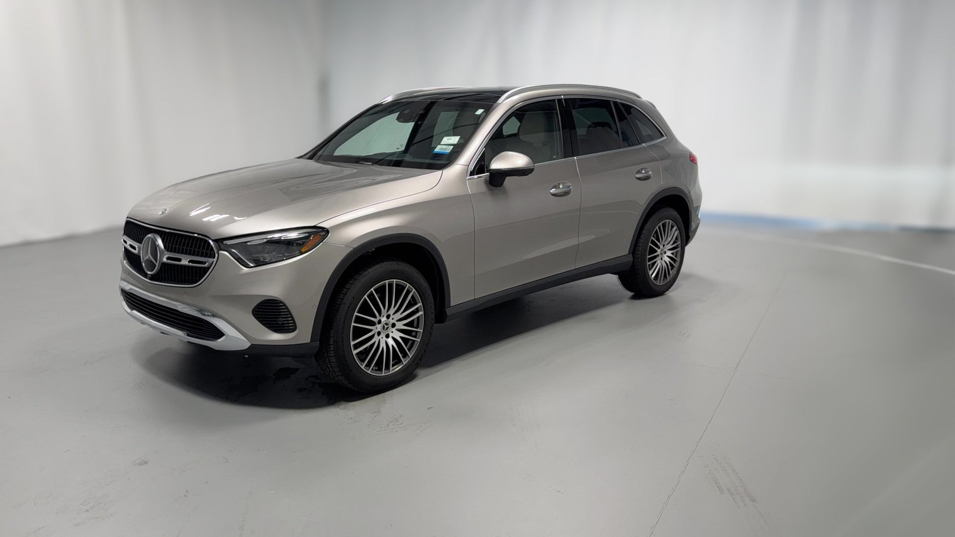 2023 Mercedes-Benz GLC vehicle photo