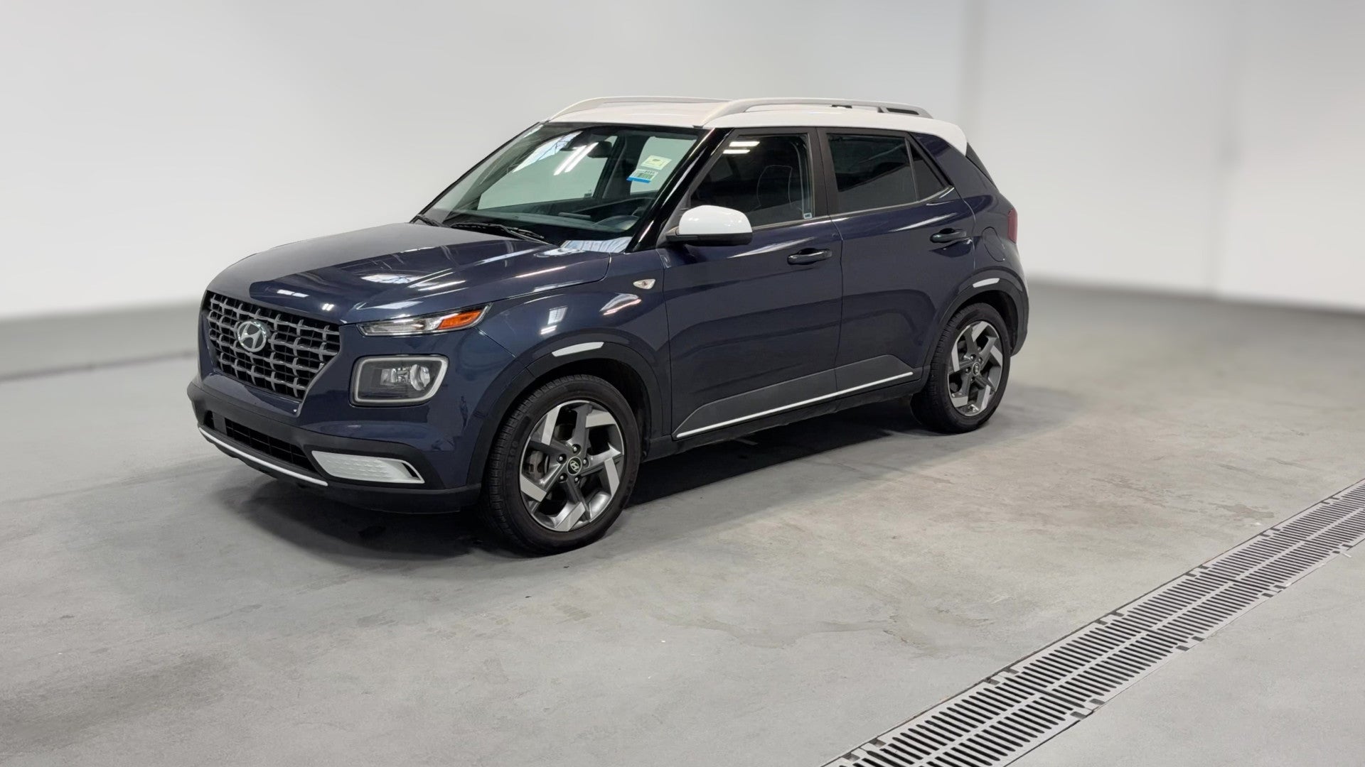 2022 Hyundai Venue vehicle photo