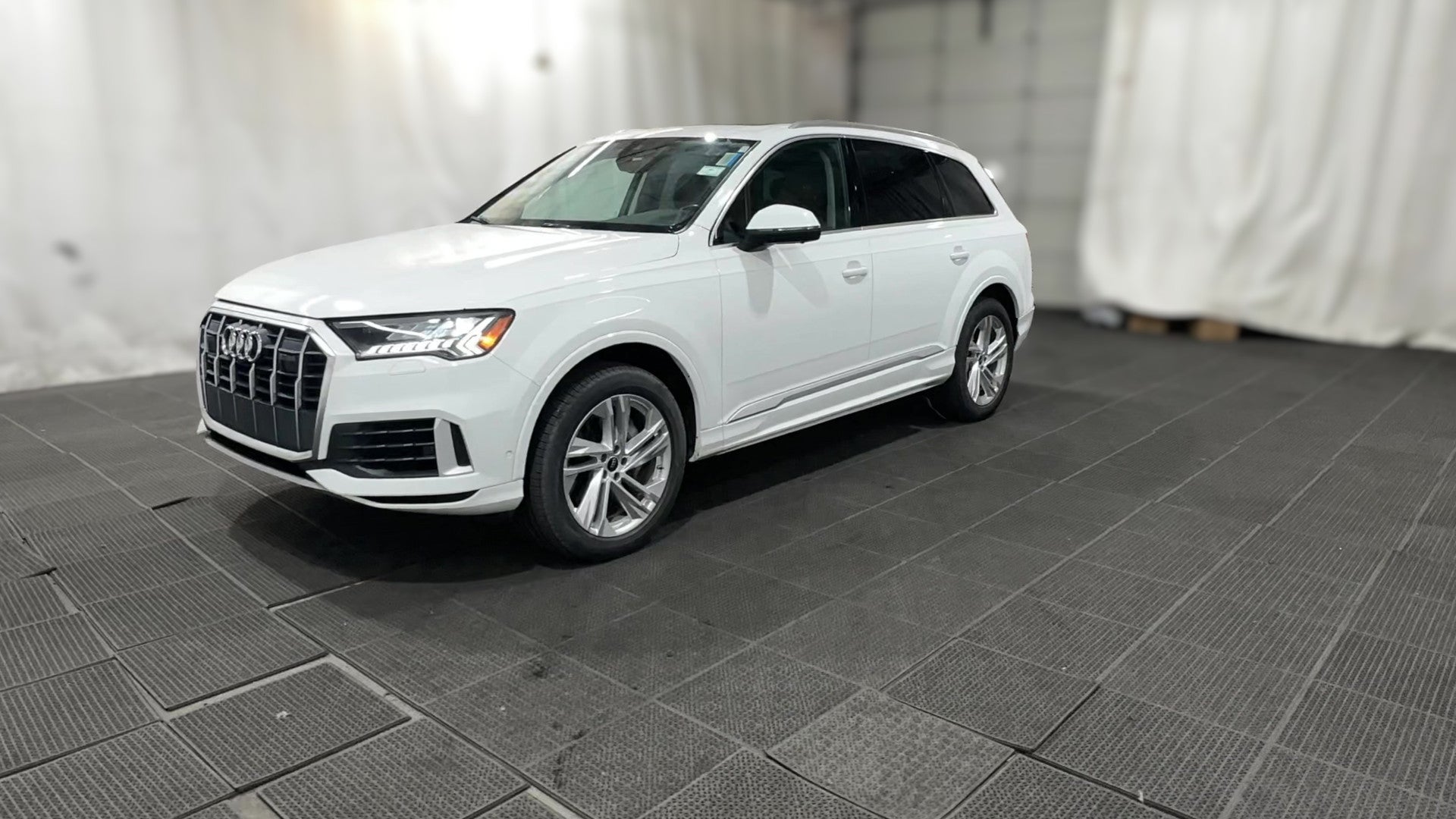 2024 Audi Q7 vehicle photo
